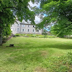Chateau Ol Puech 3*, Vic-sur-Cère France